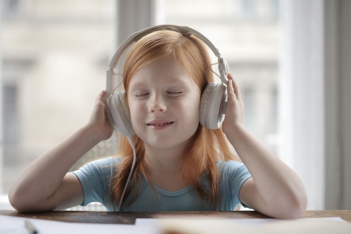 Child with learning differences in a one-on-one online Quran class